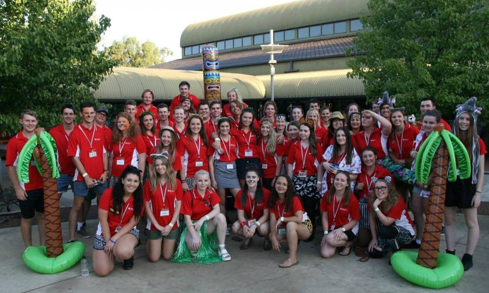 O Week students gather for a photo at the Wagga Campus