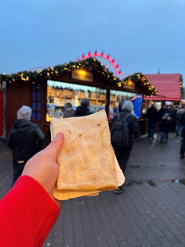 Trying a Marshmallow Crepe!