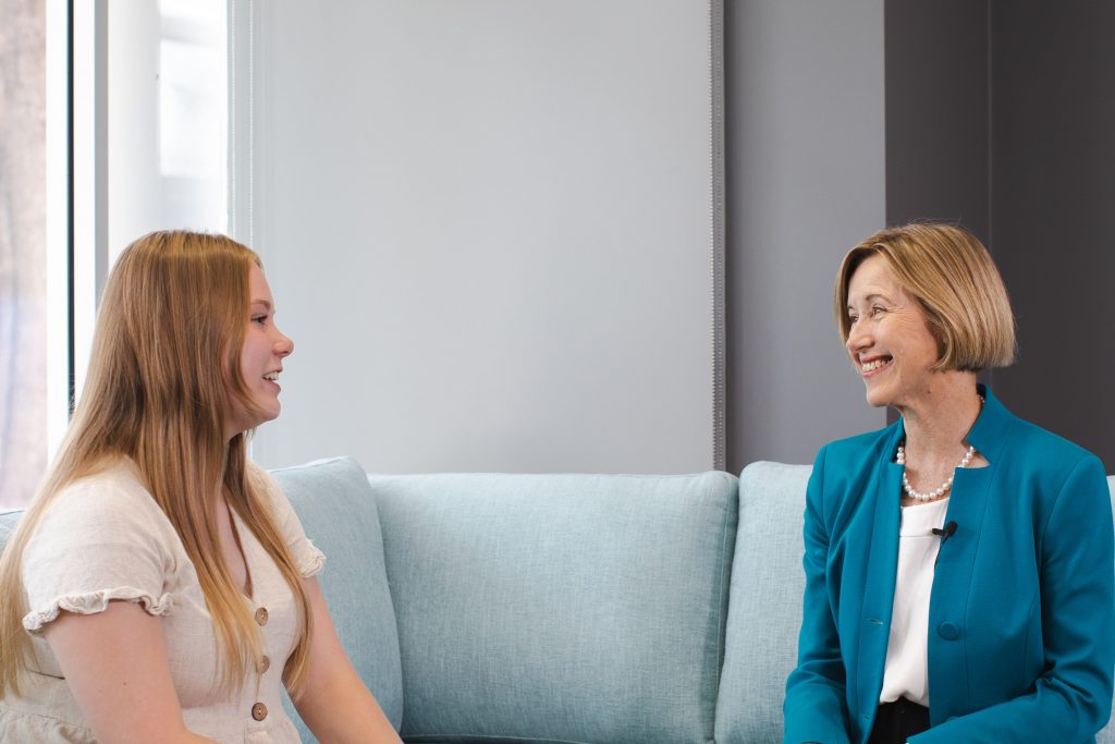 Mid-Chat: Too many important things to discuss between Faith Hanstock and Vice-Chancellor Professor Renée Leon.